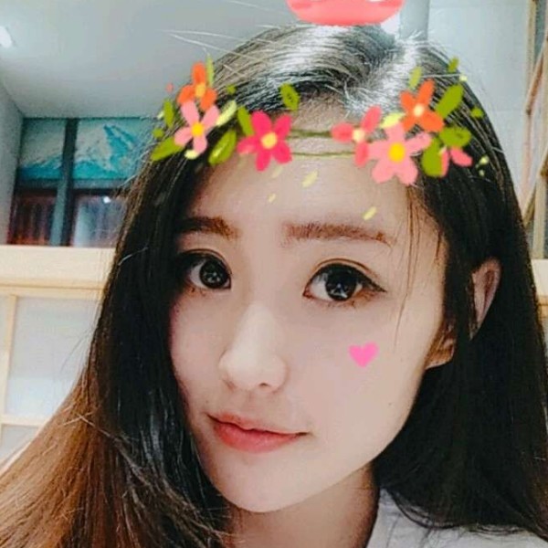墨镜浅吻温柔的照片