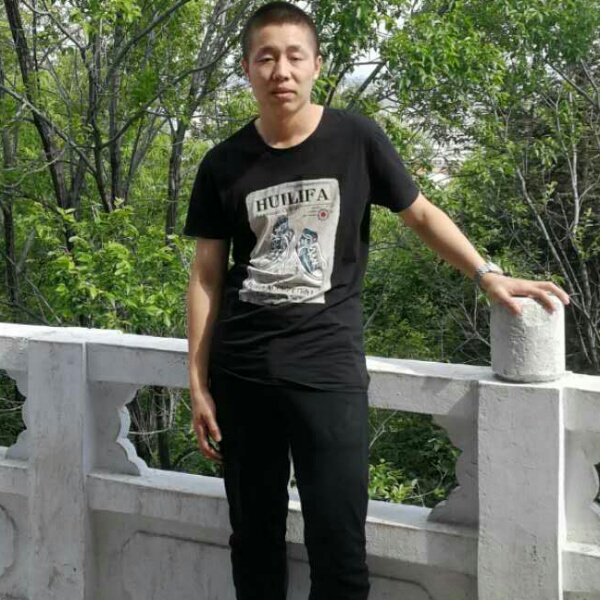 蓝天欢呼的照片