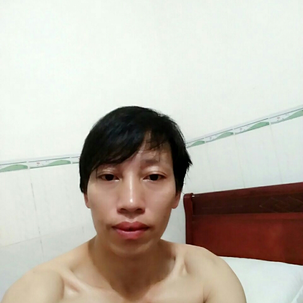 明理凝眸机器猫的照片
