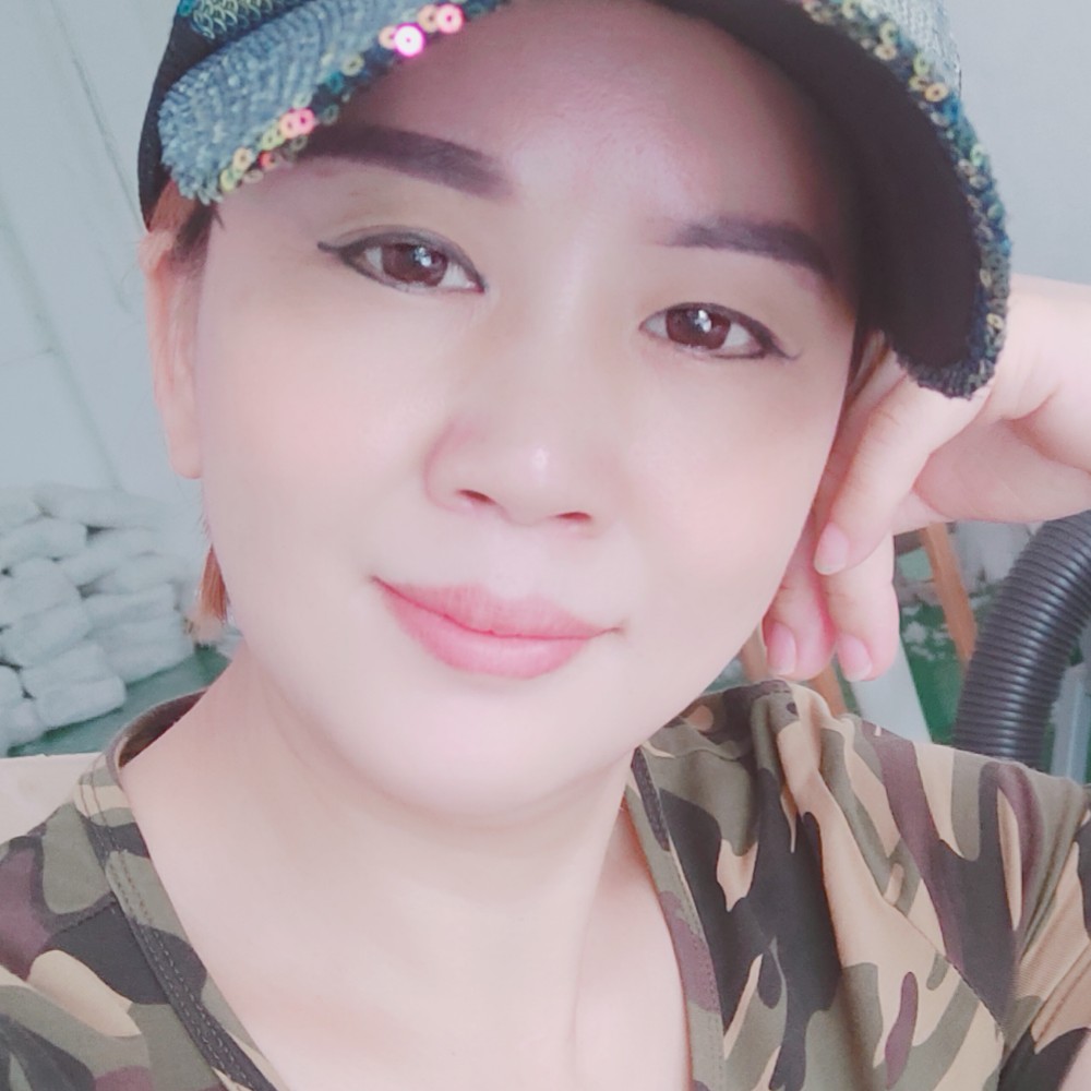 小天鹅拿传统的照片