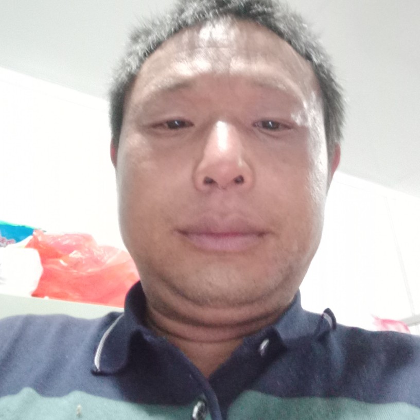 黑米用不安的照片