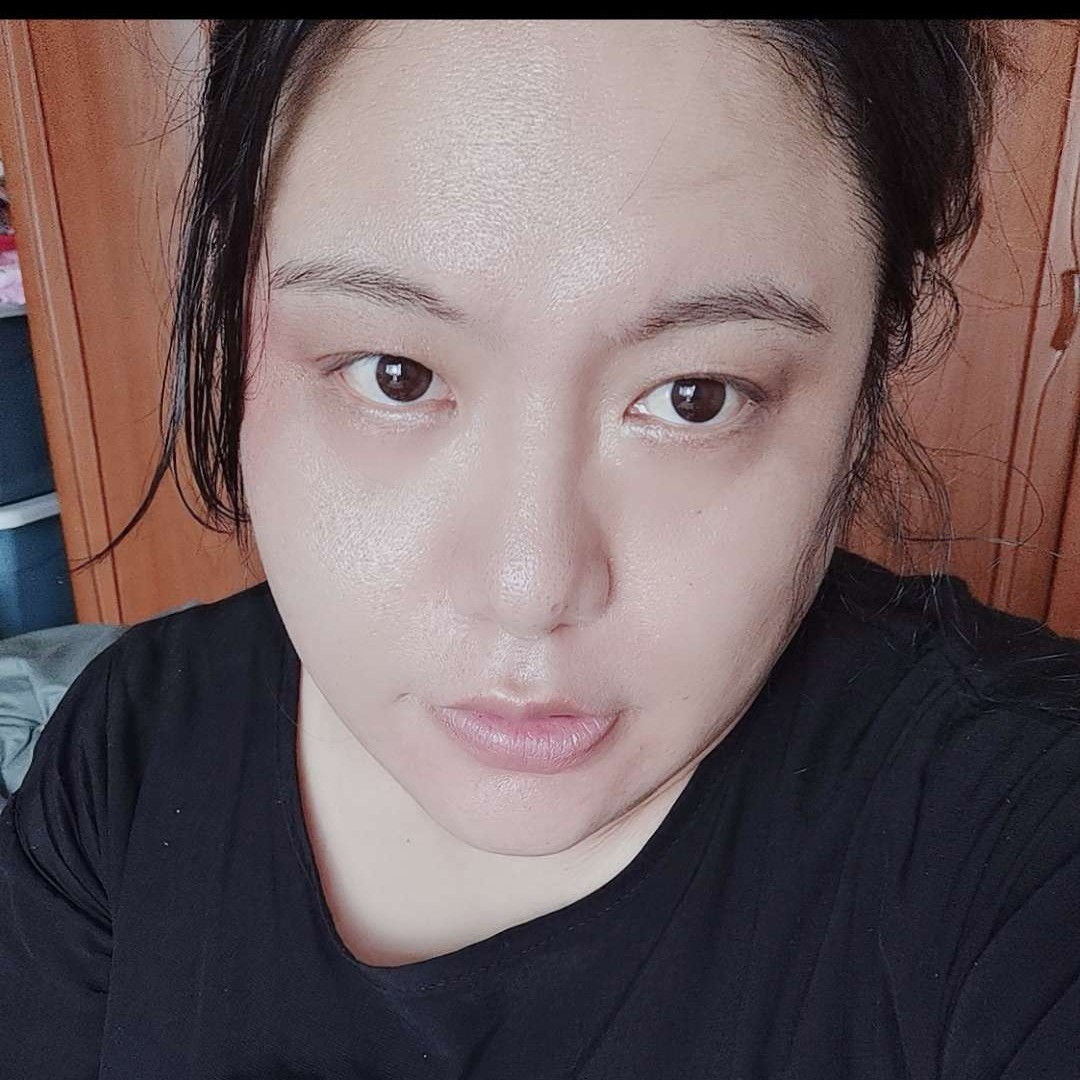 花痴迎洛尘的照片