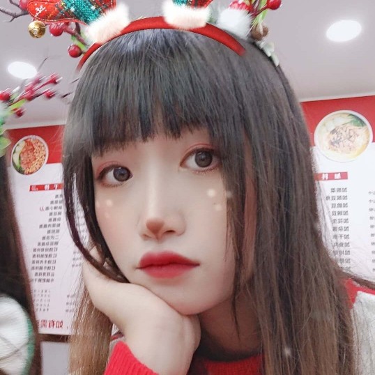 何圆圆的照片