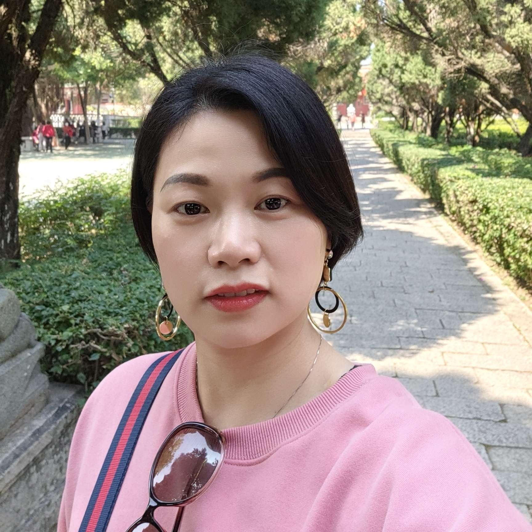 冯莉雅龙女的照片
