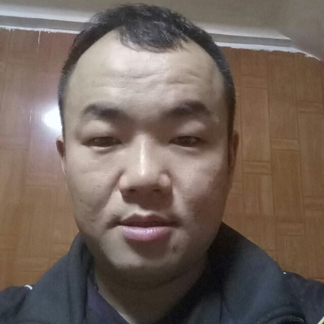 找平淡的老婆的照片