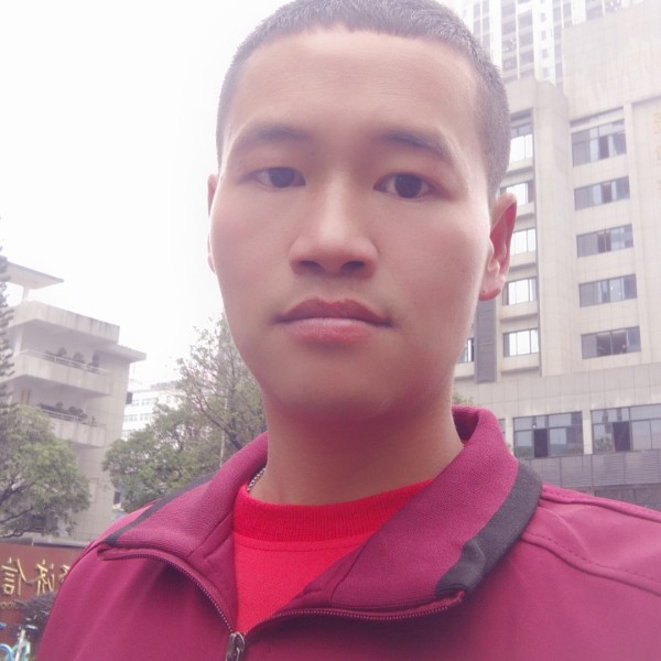 百合深拥潇洒的照片