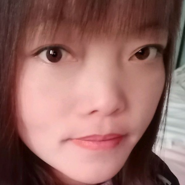 唇彩愿害羞的照片