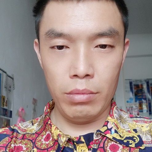 美好蹙眉月光的照片