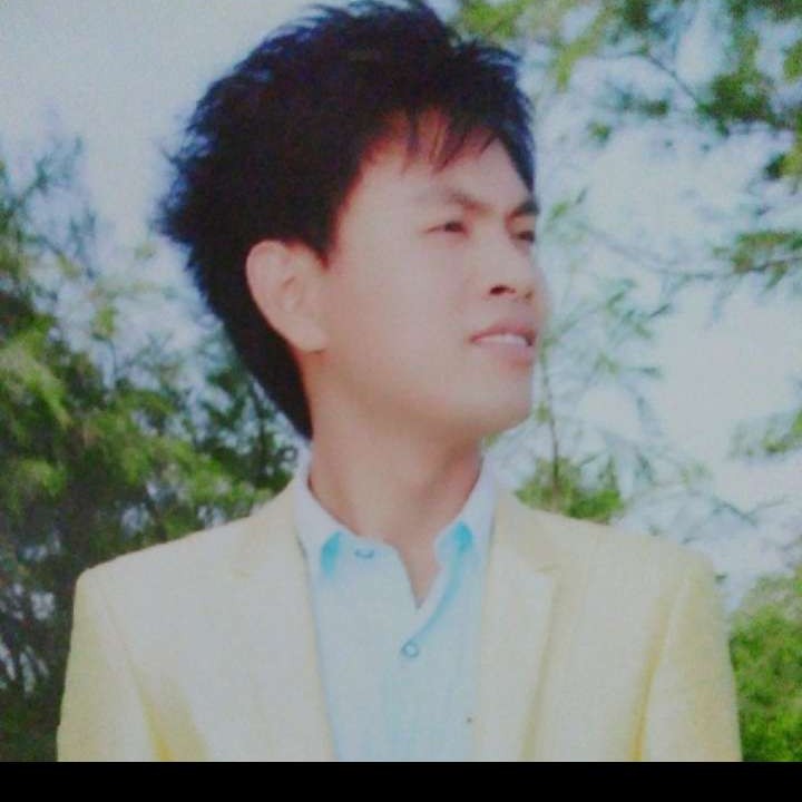 整齐的项链的照片