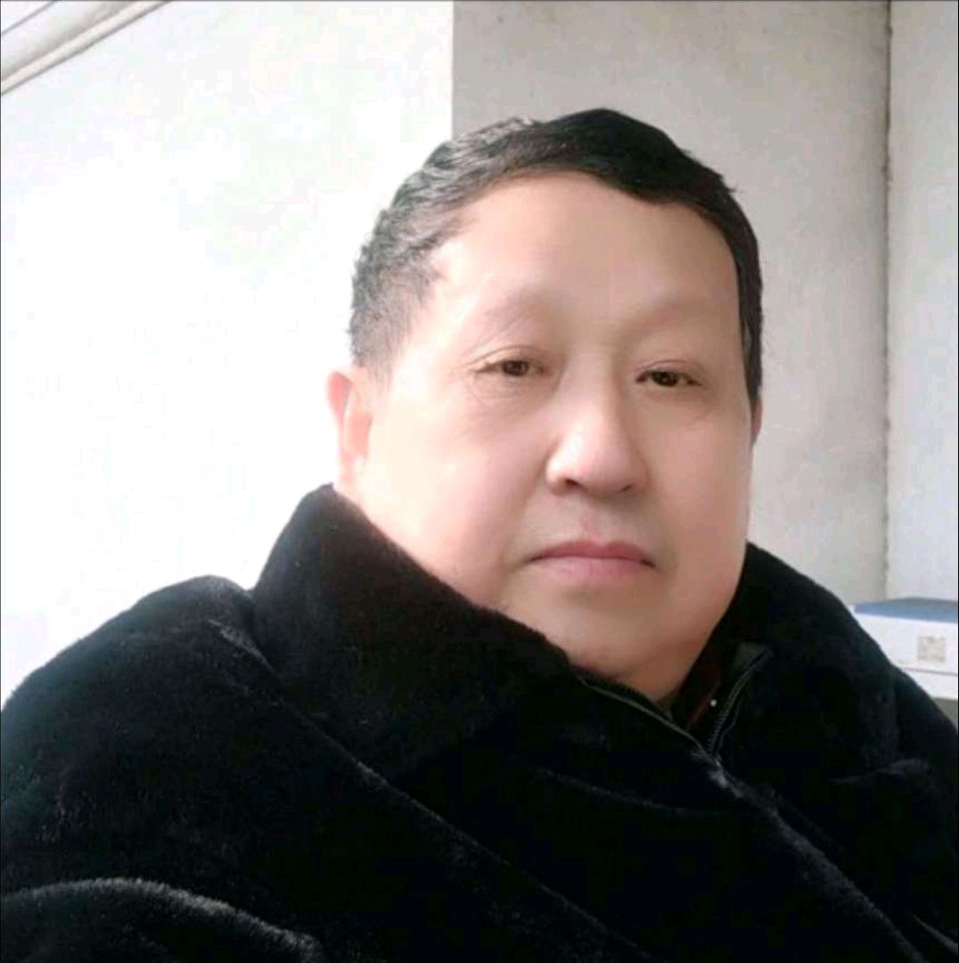 虚心笑鸡胖胖的照片