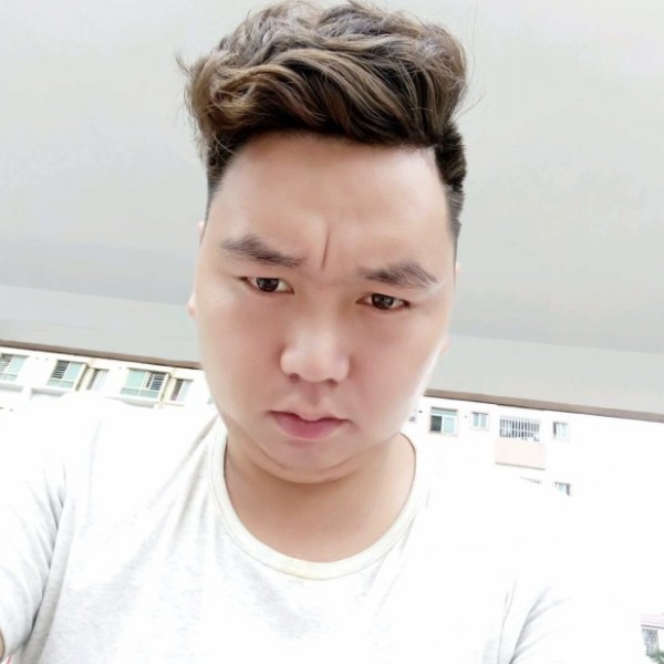 孤独演变剪影的照片