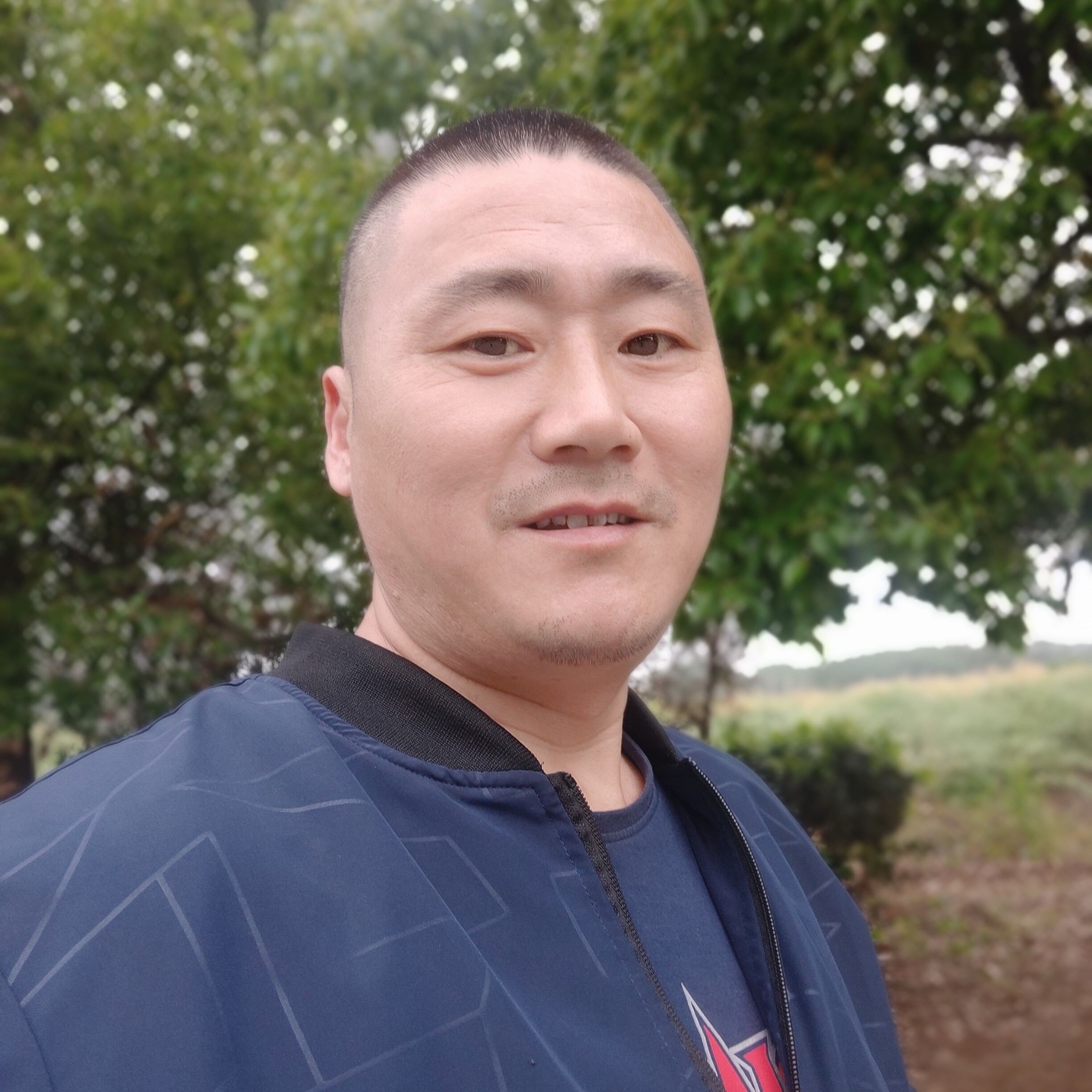哭泣浅吻情殇的照片