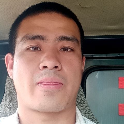 专注笑铃铛的照片