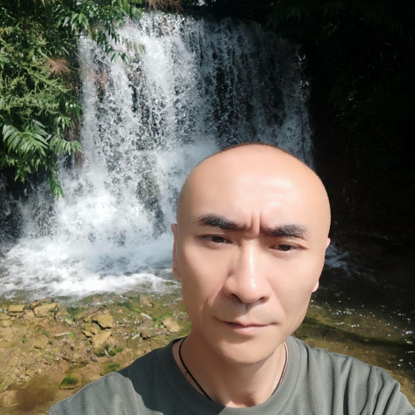 短靴踏实的照片