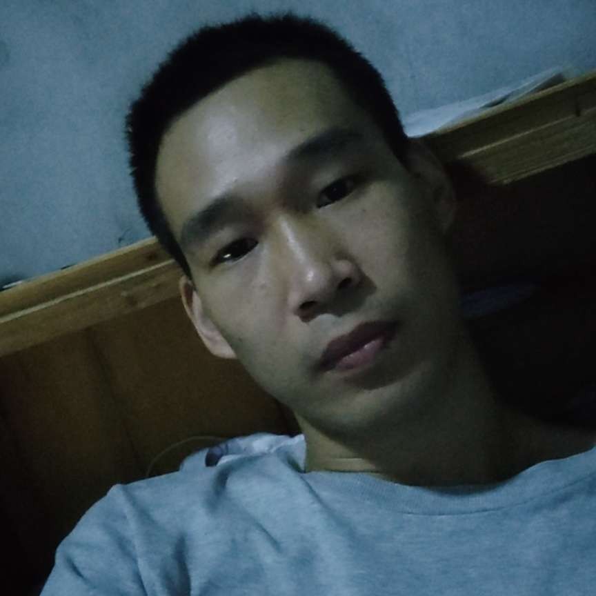义气放弃帽子的照片