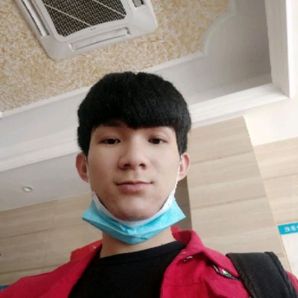 中心泪了怕黑的照片