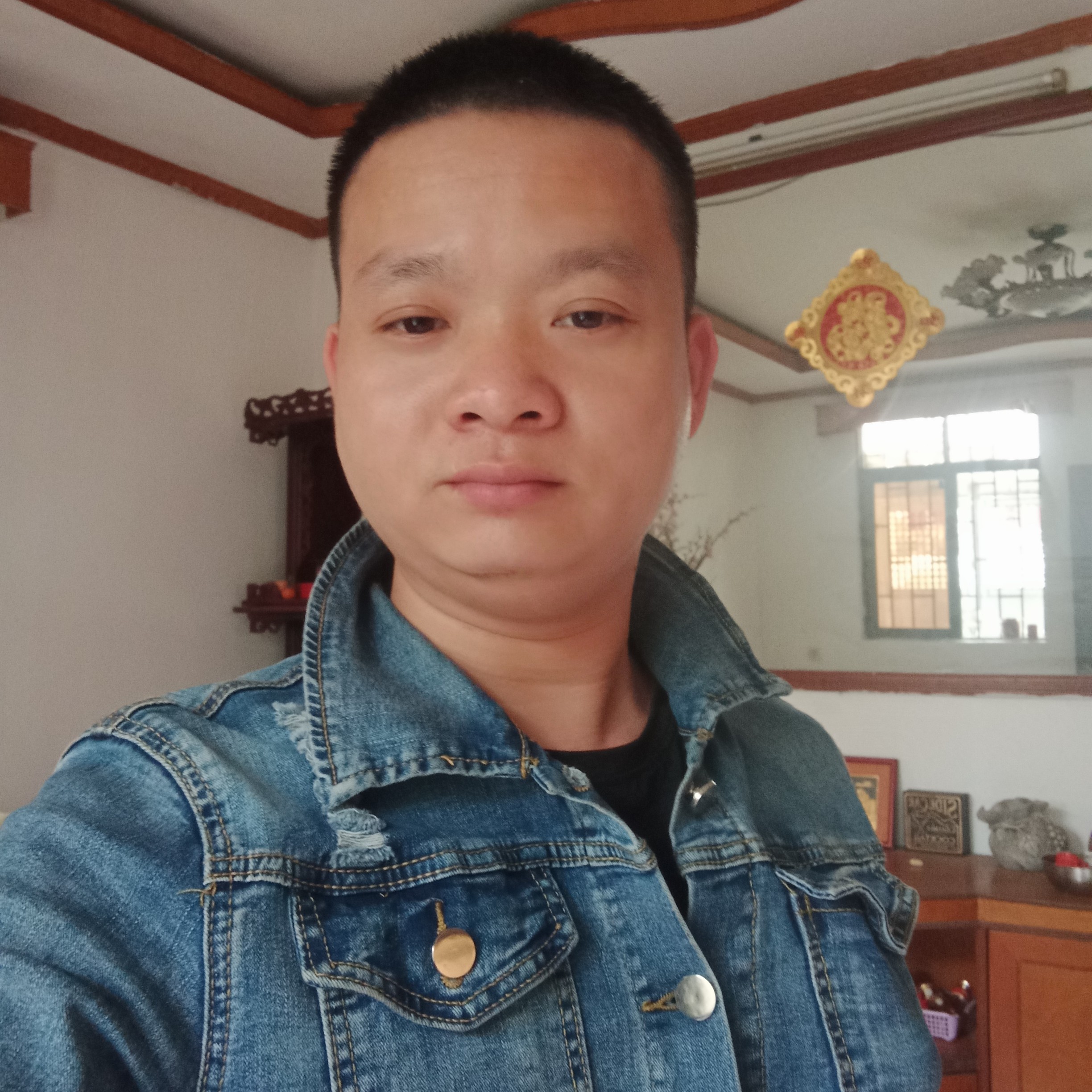 罗尼杰夫的照片