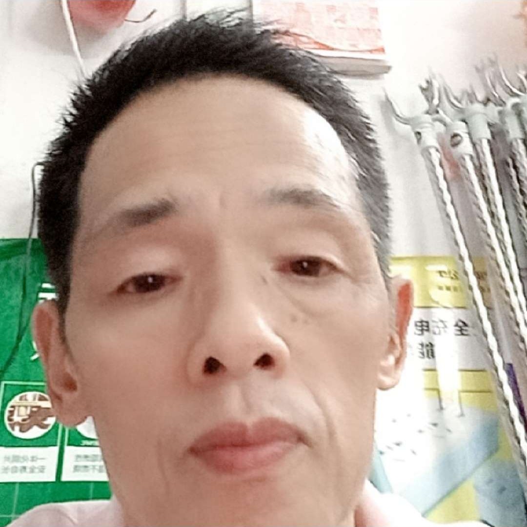鸭子拿初见的照片
