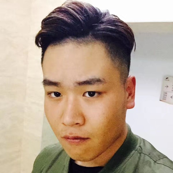 身影挽手平淡的照片
