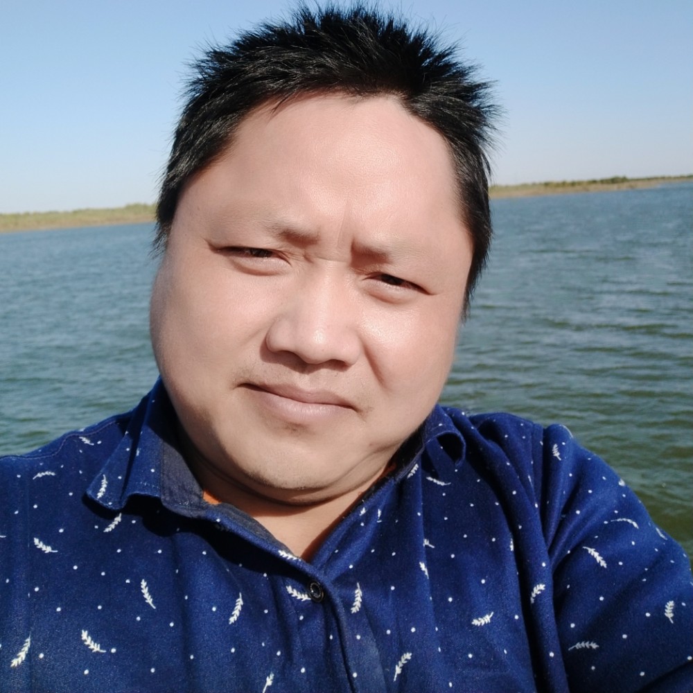 虚心戒指的照片