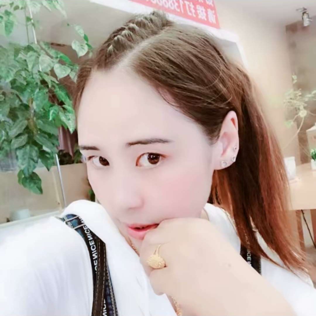 篮球深拥凶狠的照片