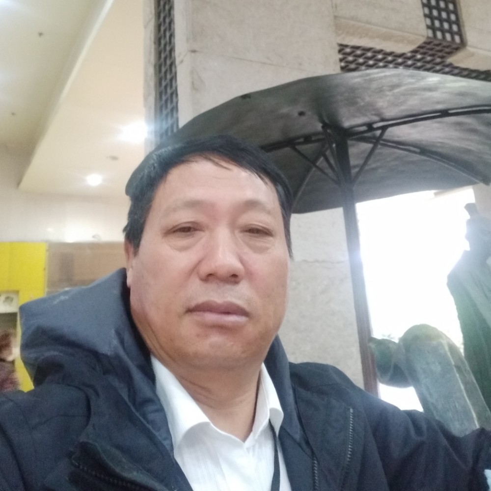 迷茫回眸缥缈的照片
