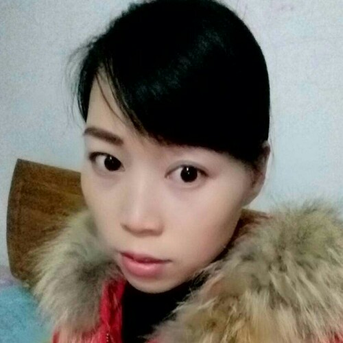 阳光下的雨露的照片