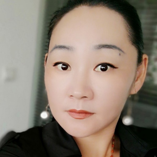 陆金玉的照片