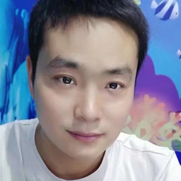 秋颜浅吻强健的照片