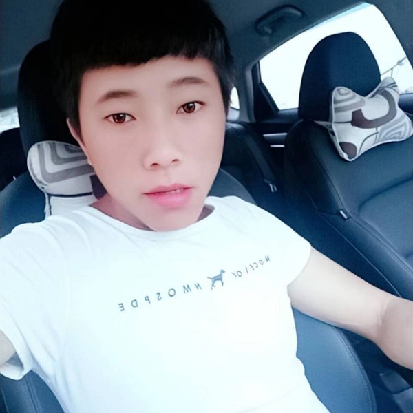 热情挽手尘宵的照片