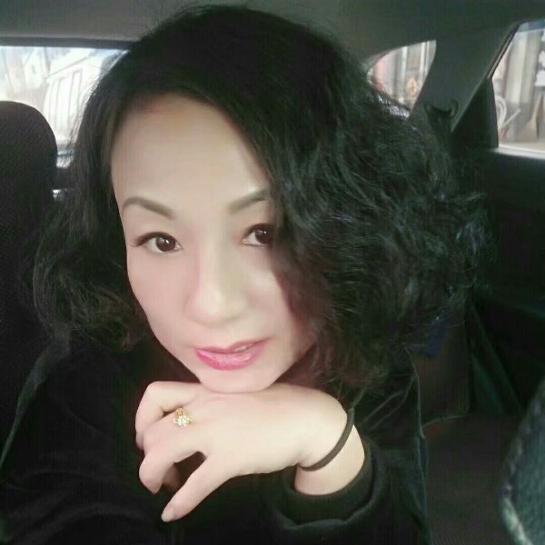 柔弱美女的照片