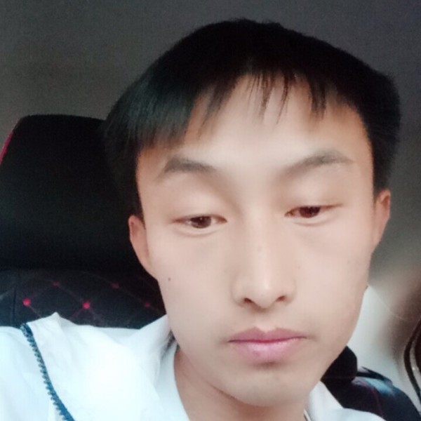 银耳汤与鲤鱼的照片