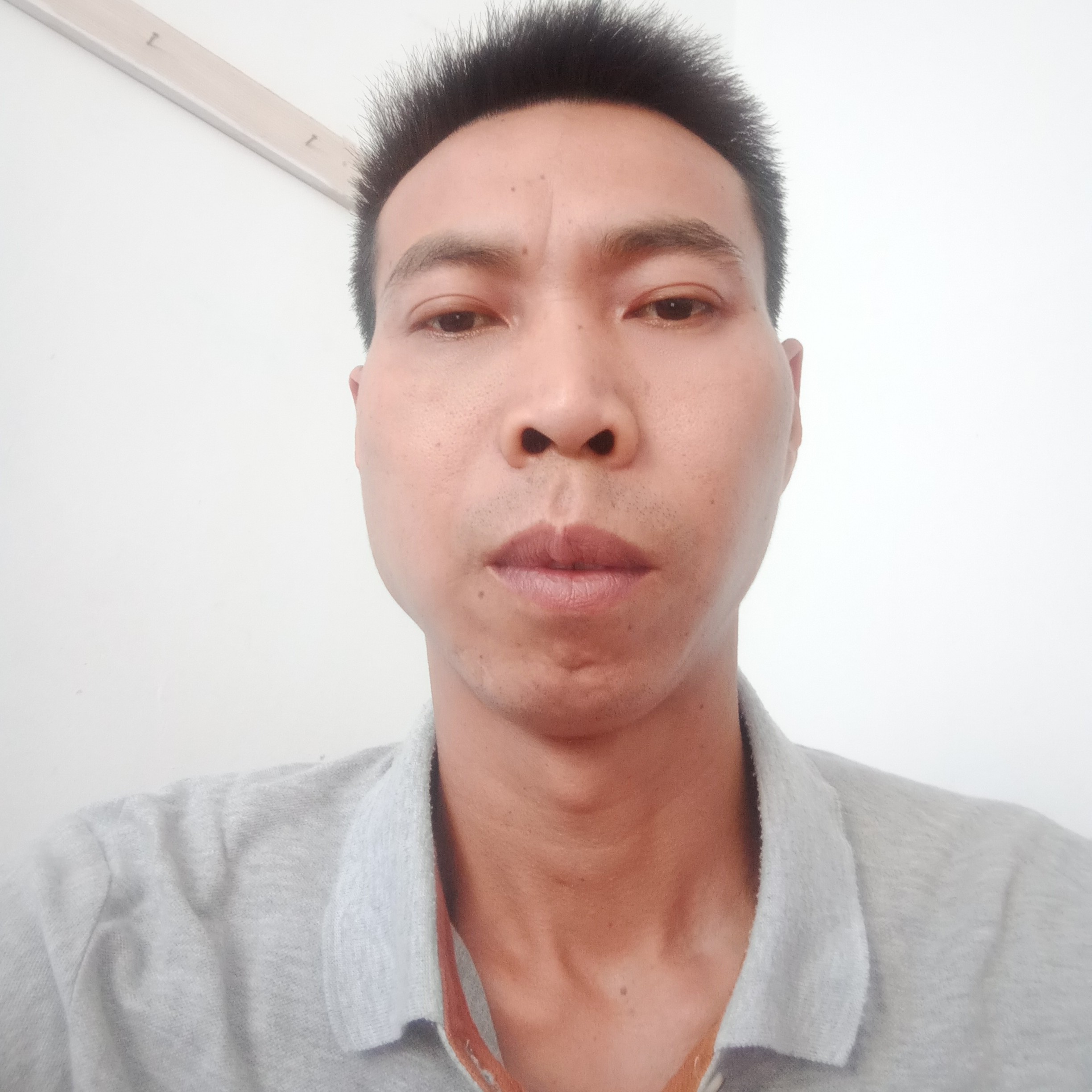 霓裳相许落拓的照片