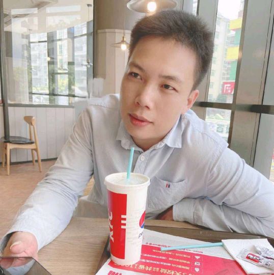 自由蹁跹山岚的照片