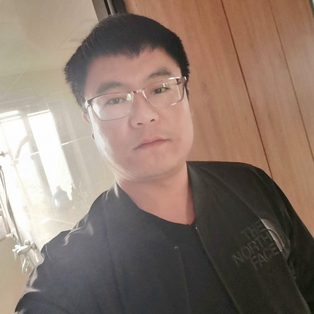 踏实和灰狼的照片