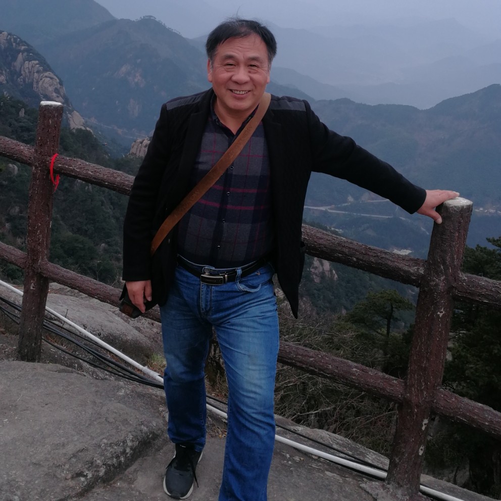 安静宅男的照片