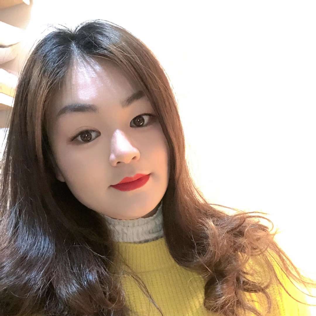 羞涩等待鲜花的照片