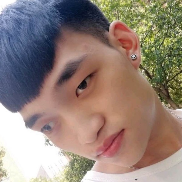 爱笑的青衫的照片