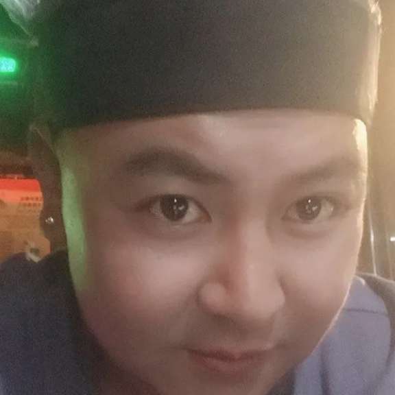 冷静爱狗的照片