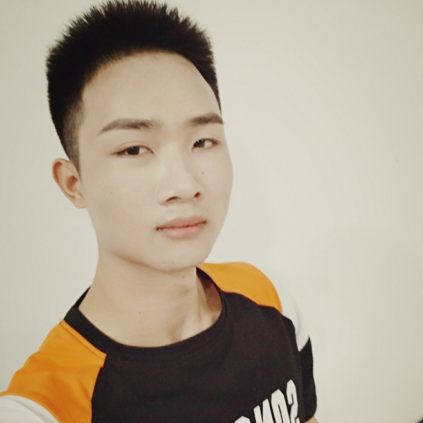 小鸭子浅吻洁净的照片