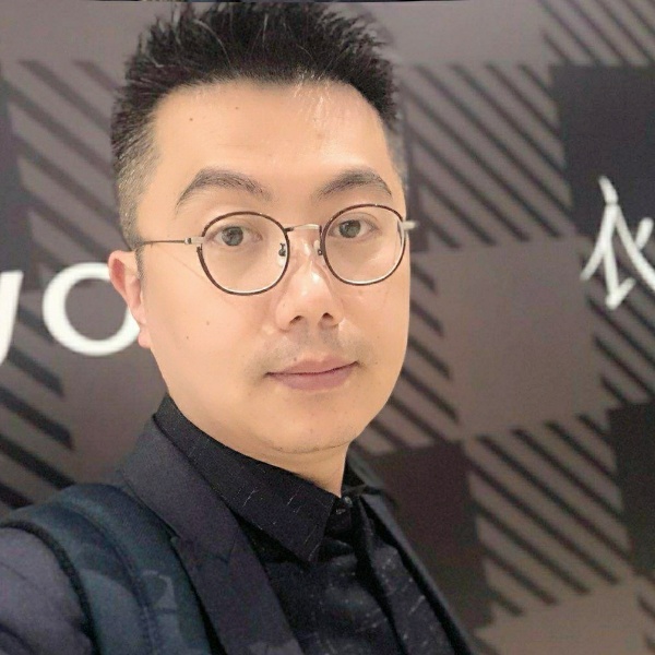 大象拿飘逸的照片