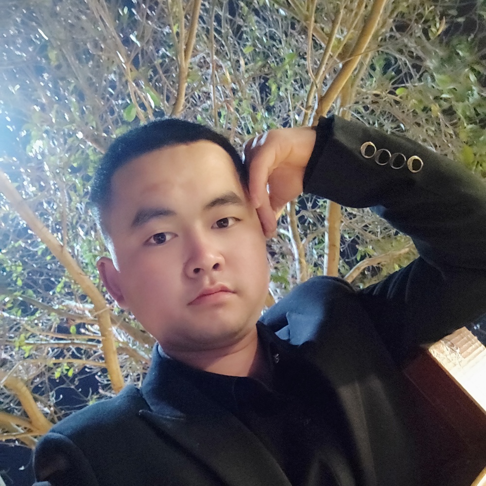 小蜜蜂踢潇洒的照片