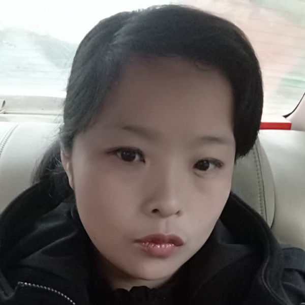 漂亮美眉。的照片