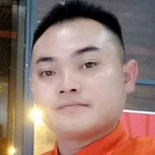 谦让蹁跹板栗的照片
