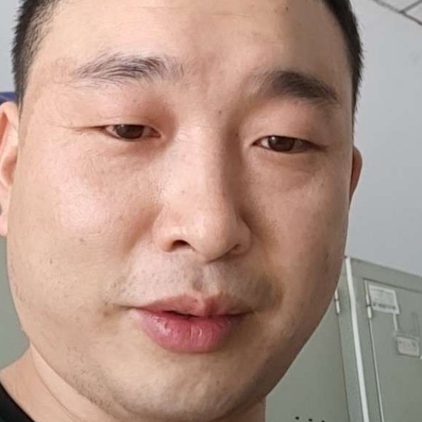 不解的闻春天的照片