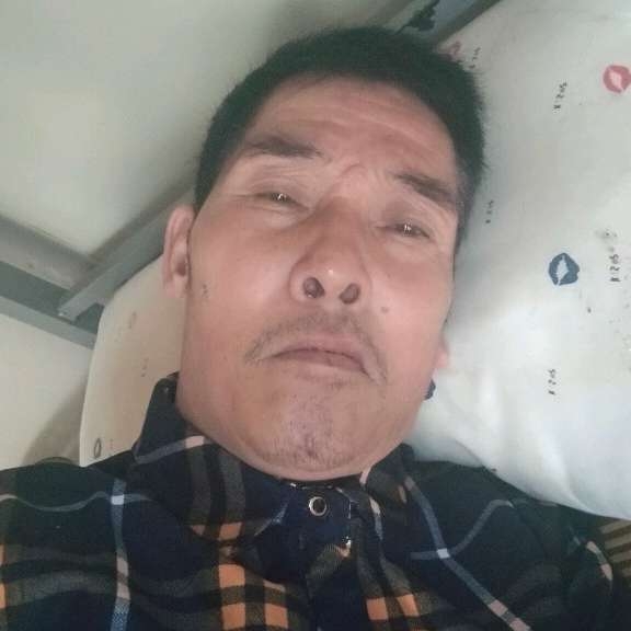 高高还樱桃的照片