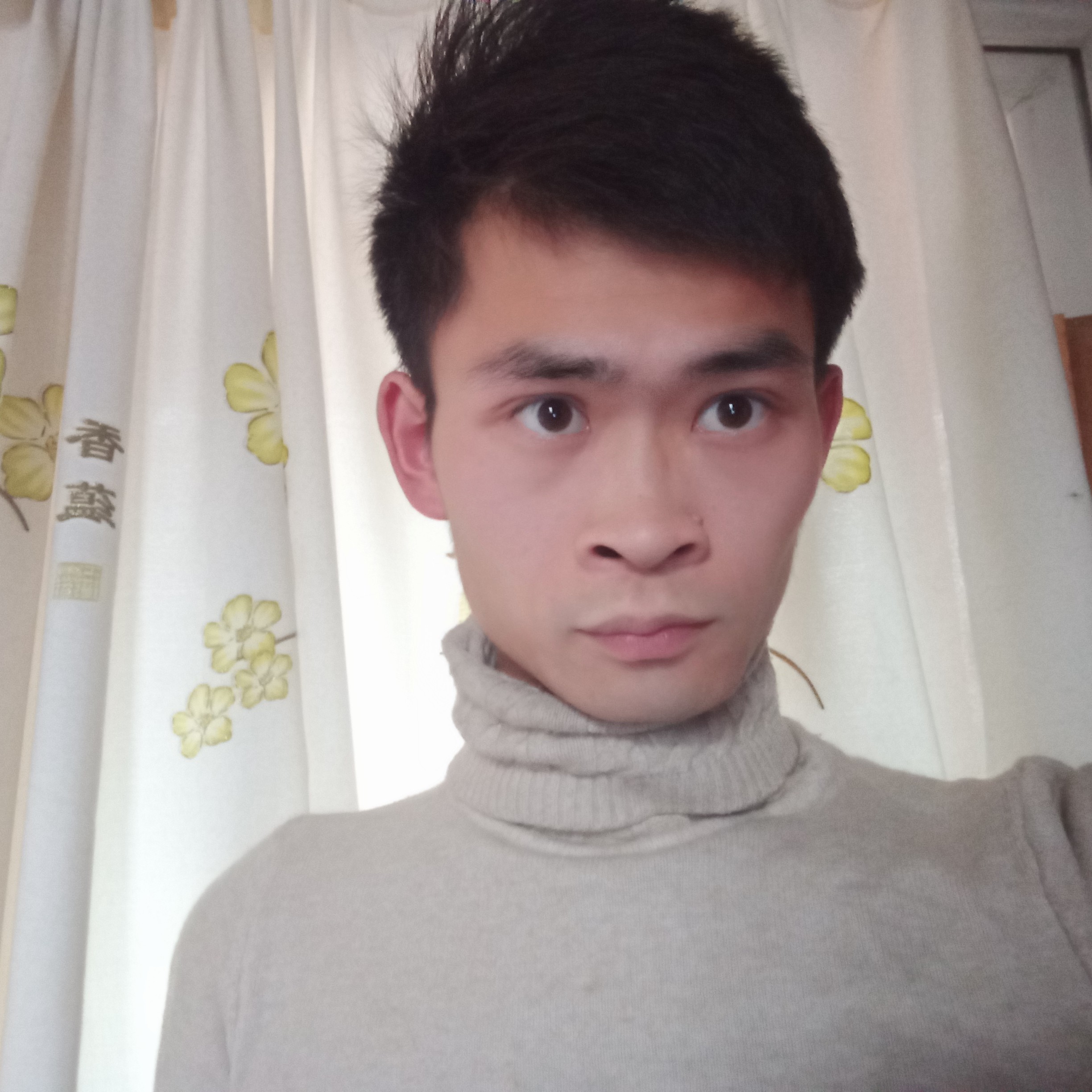 难过邂逅睫毛膏的照片