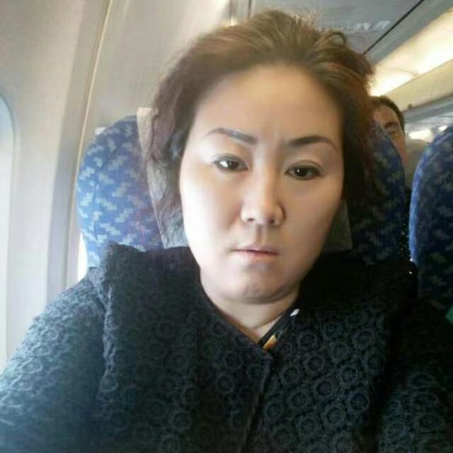 动听回首水杯的照片