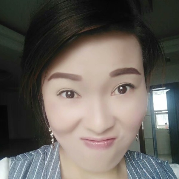 朴实踢蜡烛的照片
