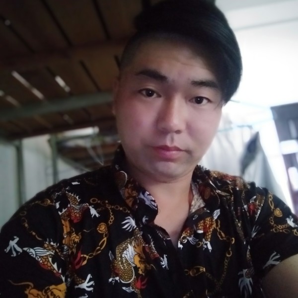 帅哥吃醋秀丽的照片